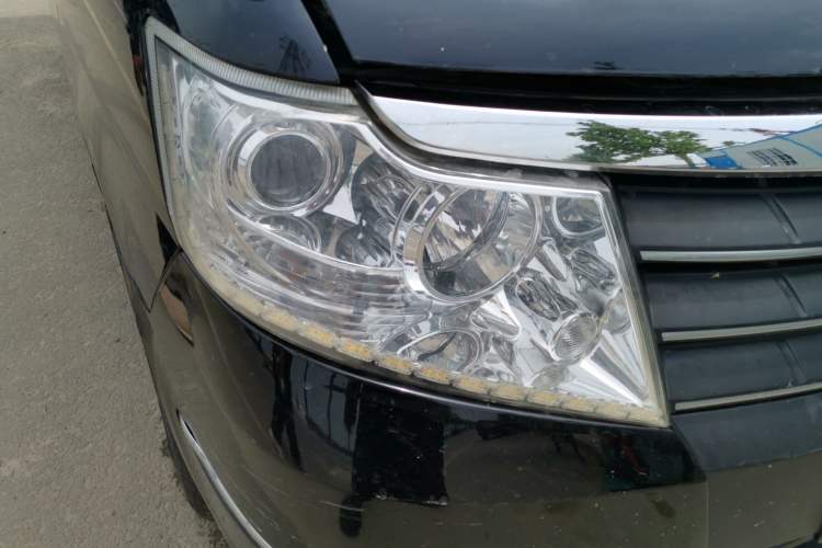 Used Dongfeng Shuaike 2014 1.6L Manual Comfort 7-Seater China IV Standard Right Front Headlight