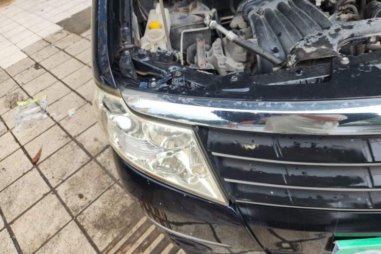 Used Dongfeng Shuaike 2014 1.6L Manual Comfort 7-Seater China IV Standard Right Front Headlight
