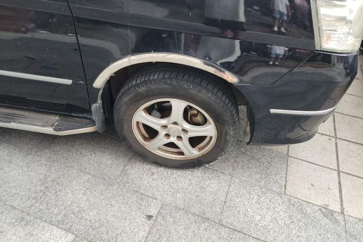 Used Dongfeng Shuaike 2014 1.6L Manual Comfort 7-Seater China IV Standard Right Front Wheel Hub