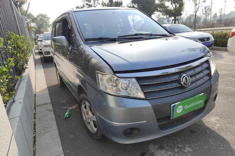 Used Dongfeng Shuaike 2014 1.6L Manual Comfort 7-Seater China IV Standard Front Right 45 Deg