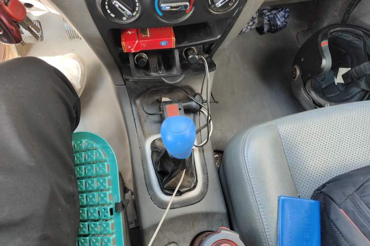 Used Dongfeng Shuaike 2014 1.6L Manual Comfort 7-Seater China IV Standard Gear Lever