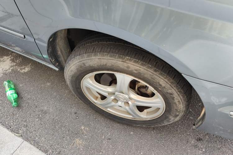 Used Dongfeng Shuaike 2014 1.6L Manual Comfort 7-Seater China IV Standard Right Front Wheel Hub