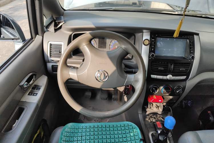 Used Dongfeng Shuaike 2014 1.6L Manual Comfort 7-Seater China IV Standard Steering Wheel