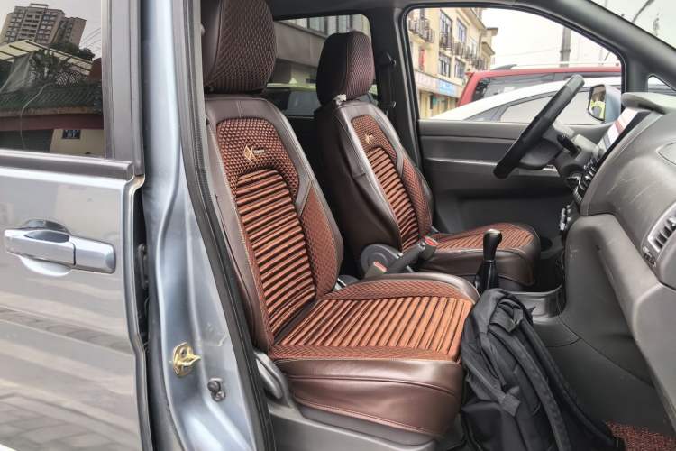 Used Dongfeng Shuaike 2014 1.6L Manual Comfort 7-Seater China IV Standard Right Front Seat