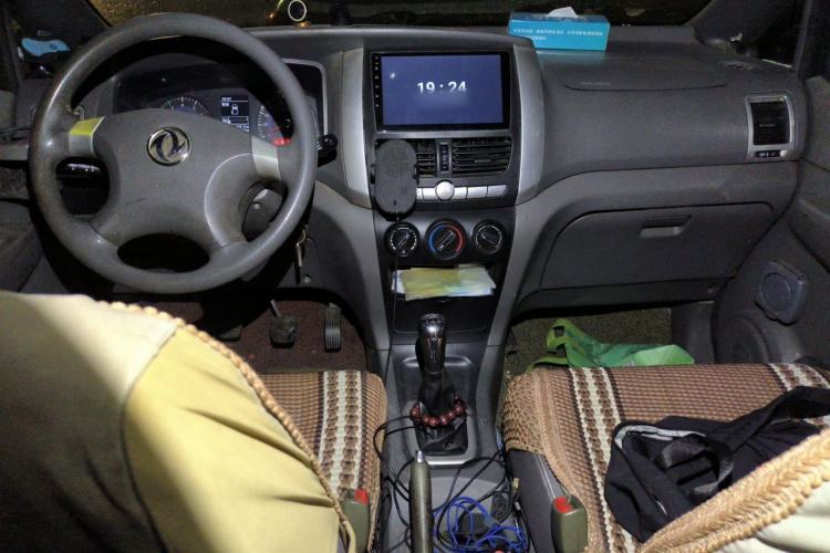 Used Dongfeng Shuaike 2014 1.6L Manual Luxury 7-Seater China V Standard Center Console