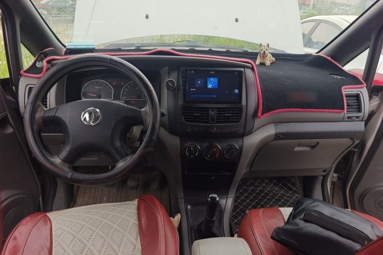 Used Dongfeng Shuaike 2014 1.5L Manual Standard Model 7-Seater China IV Center Console