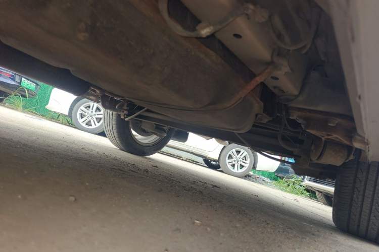 Used Dongfeng Shuaike 2014 1.5L Manual Standard Model 7-Seater China IV Chassis Rear Left