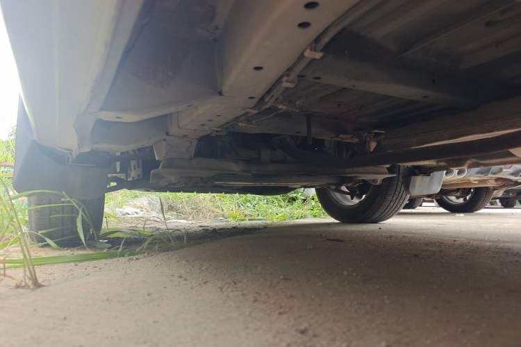 Used Dongfeng Shuaike 2014 1.5L Manual Standard Model 7-Seater China IV Chassis Rear