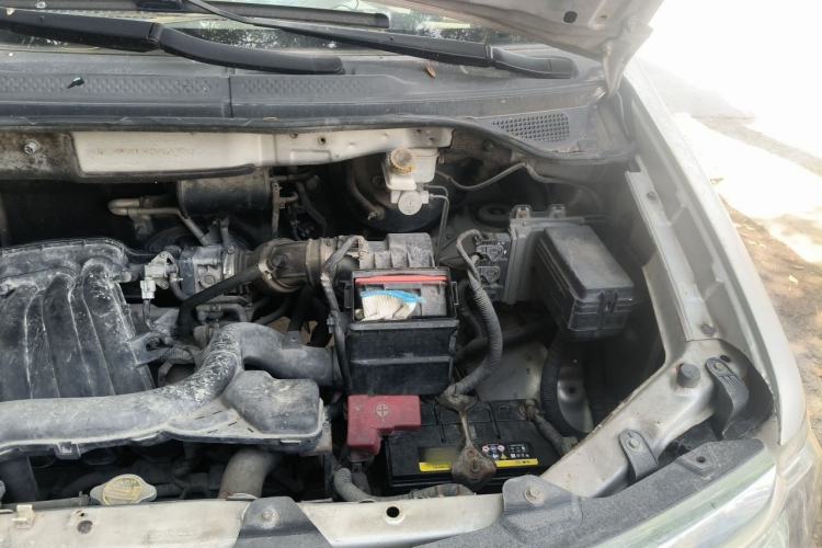 Used Dongfeng Shuaike 2014 1.6L Manual Comfort 7-Seater China IV Standard Engine Bay Left