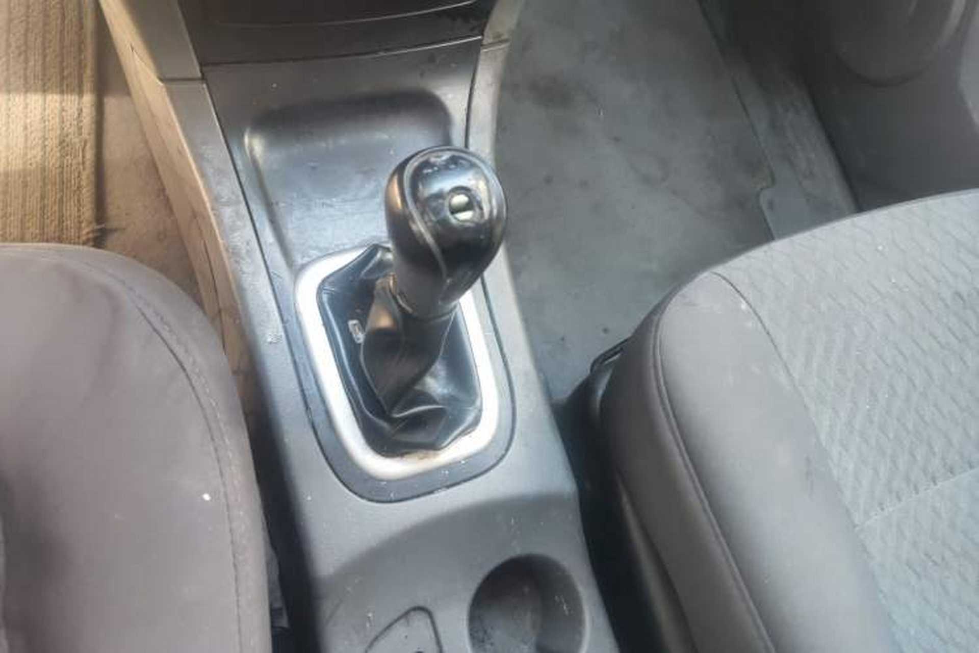 Used Dongfeng Shuaike 2014 1.6L Manual Comfort 7-Seater China IV Standard Gear Lever