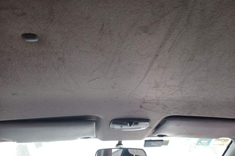 Used Dongfeng Shuaike 2014 1.5L Manual Standard 5-Seater China V Emission Standard Headliner