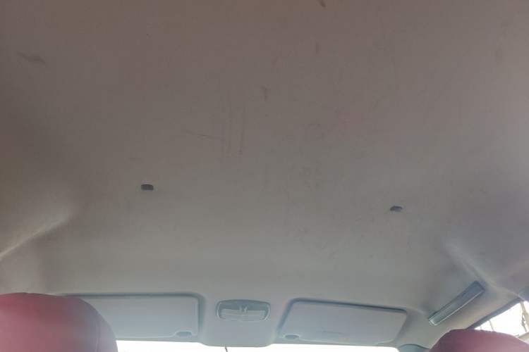 Used Dongfeng Shuaike 2014 1.5L Manual Standard Model 7-Seater China IV Headliner