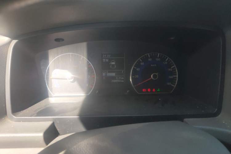 Used Dongfeng Shuaike 2014 1.6L Manual Comfort 7-Seater China IV Standard Instrument Cluster