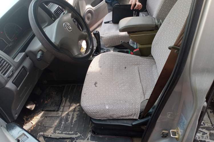 Used Dongfeng Shuaike 2014 1.5L Manual Standard 5-Seater China V Emission Standard Left Front Seat