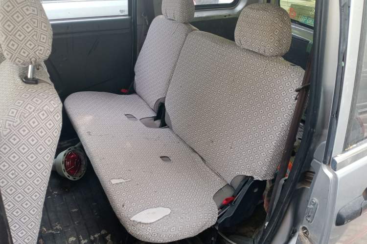 Used Dongfeng Shuaike 2014 1.5L Manual Standard 5-Seater China V Emission Standard Left Rear Seat