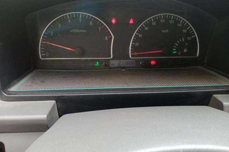 Used Dongfeng Shuaike 2014 1.5L Manual Standard 5-Seater China V Emission Standard Odometer Close Up