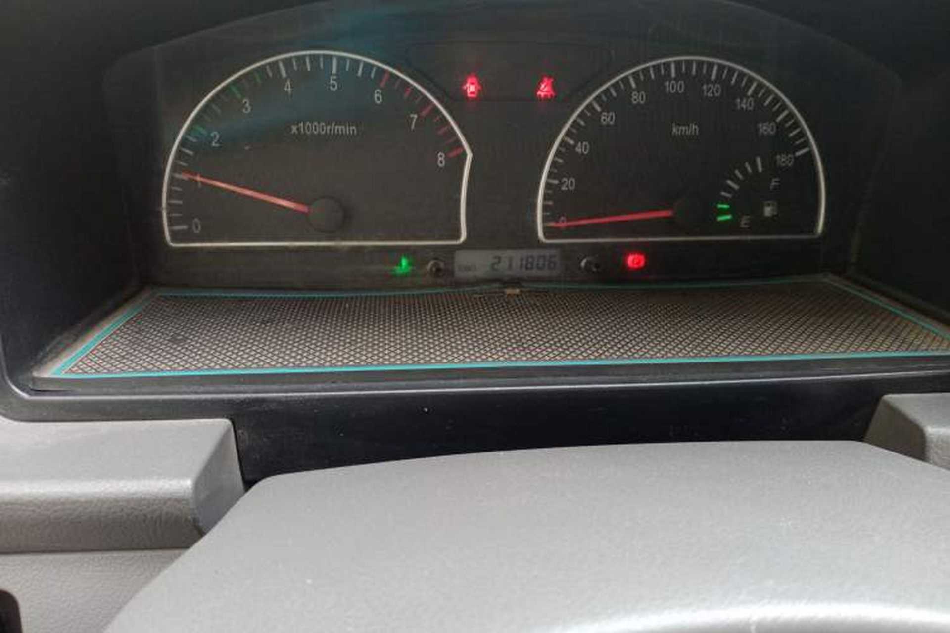 Used Dongfeng Shuaike 2014 1.5L Manual Standard 5-Seater China V Emission Standard Odometer Close Up