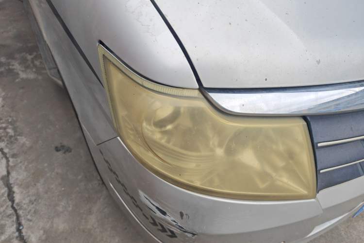 Used Dongfeng Shuaike 2014 1.5L Manual Standard Model 7-Seater China IV Right Front Headlight