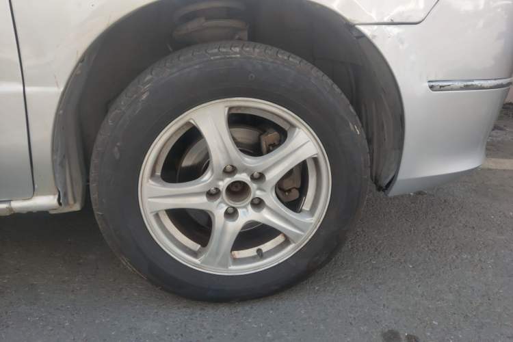 Used Dongfeng Shuaike 2014 1.6L Manual Comfort 7-Seater China IV Standard Right Front Wheel Hub