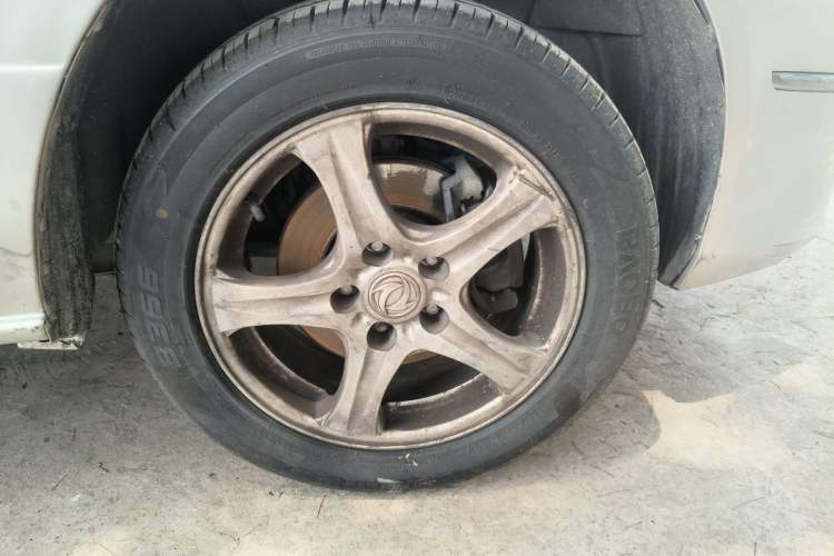 Used Dongfeng Shuaike 2014 1.6L Manual Comfort 7-Seater China IV Standard Right Front Wheel Hub