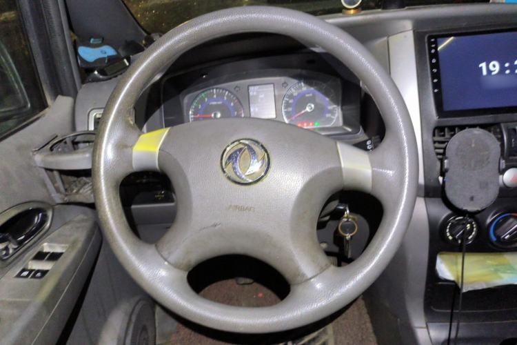 Used Dongfeng Shuaike 2014 1.6L Manual Luxury 7-Seater China V Standard Steering Wheel