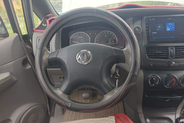 Used Dongfeng Shuaike 2014 1.5L Manual Standard Model 7-Seater China IV Steering Wheel
