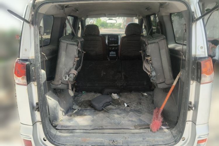 Used Dongfeng Shuaike 2014 1.6L Manual Comfort 7-Seater China IV Standard Trunk