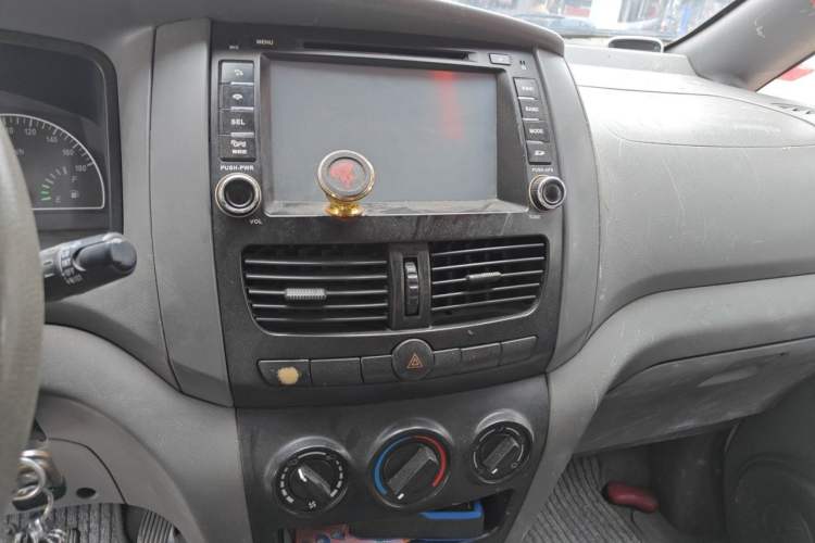 Used Dongfeng Shuaike 2014 1.5L Manual Standard Model 7-Seater China IV Audio And AC Panel