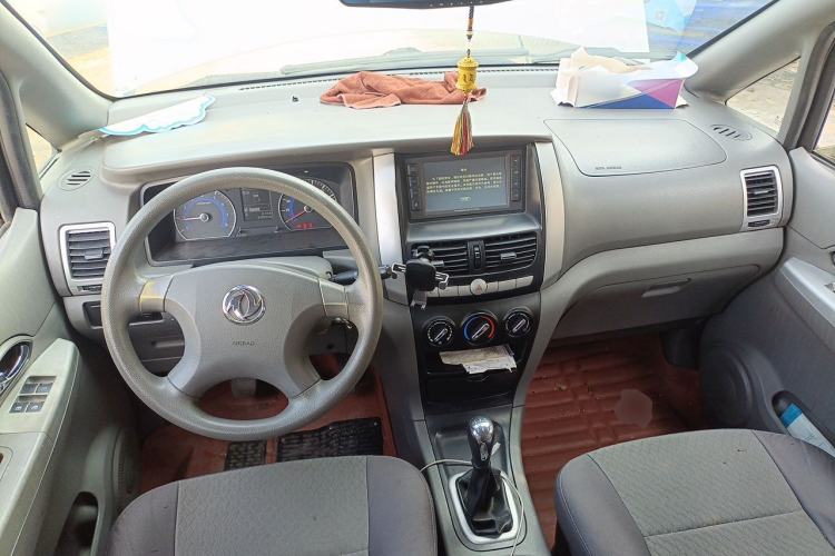 Used Dongfeng Shuaike 2014 1.6L Manual Luxury 7-Seater China V Standard Center Console