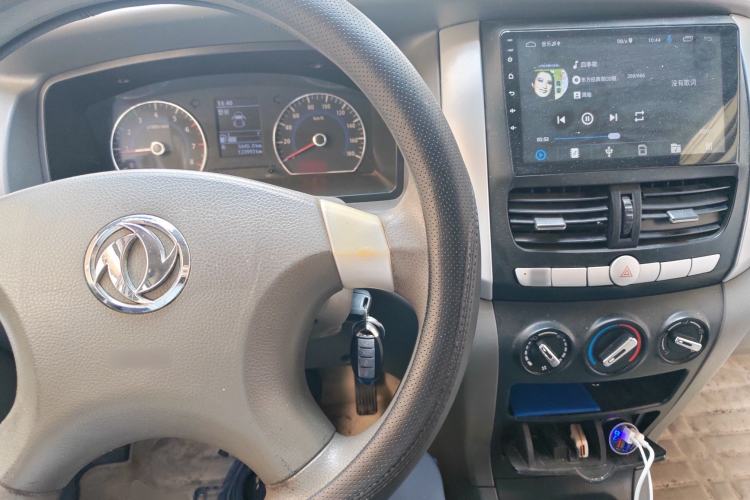 Used Dongfeng Shuaike 2014 1.6L Manual Comfort 7-Seater China V Standard Center Console
