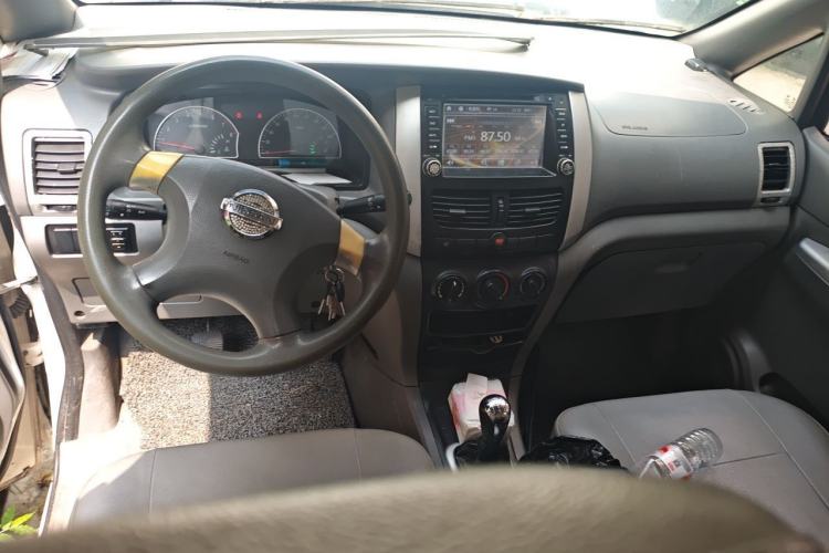 Used Dongfeng Shuaike 2014 1.6L Manual Luxury 7-Seater China IV Standard Center Console