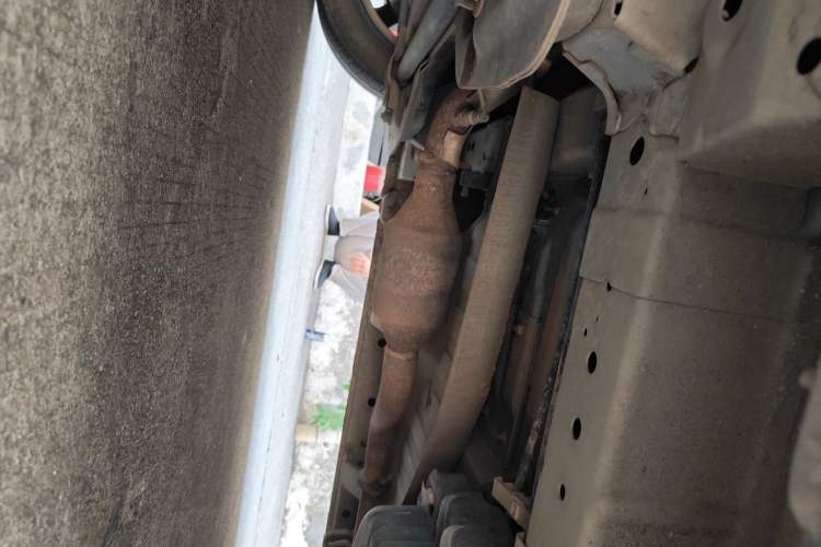 Used Dongfeng Shuaike 2014 1.6L Manual Comfort 7-Seater China V Standard Chassis Front Left