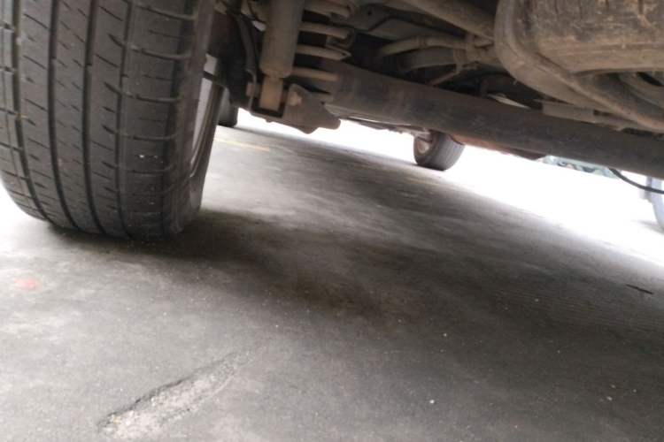 Used Dongfeng Shuaike 2014 1.6L Manual Comfort 7-Seater China IV Standard Chassis Rear Left