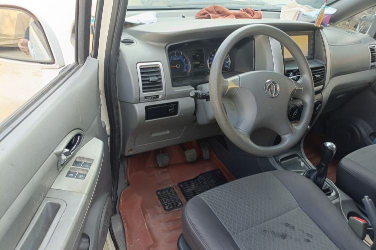 Used Dongfeng Shuaike 2014 1.6L Manual Luxury 7-Seater China V Standard Driver Seat
