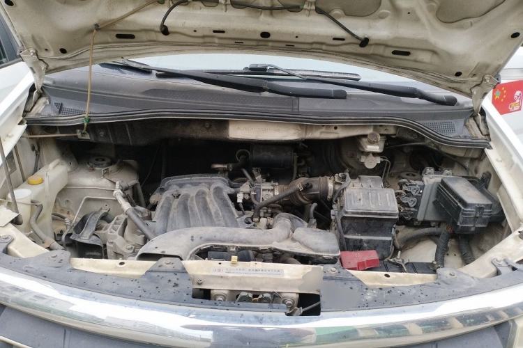 Used Dongfeng Shuaike 2014 1.6L Manual Comfort 7-Seater China IV Standard Engine Bay
