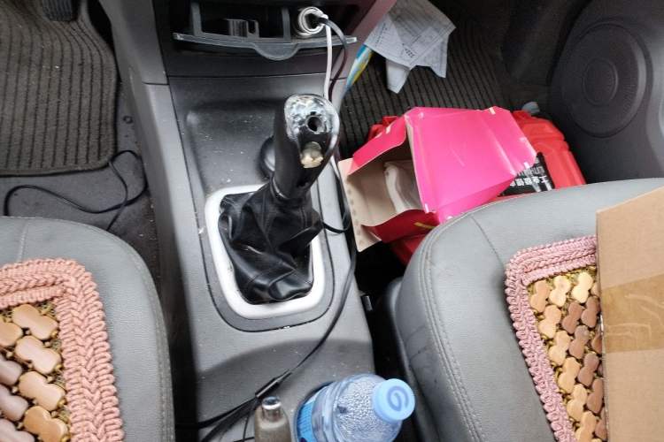 Used Dongfeng Shuaike 2014 1.6L Manual Comfort 7-Seater China IV Standard Gear Lever