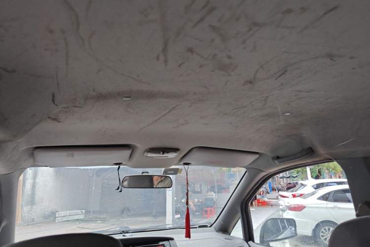 Used Dongfeng Shuaike 2014 1.5L Manual Standard Model 7-Seater China IV Headliner