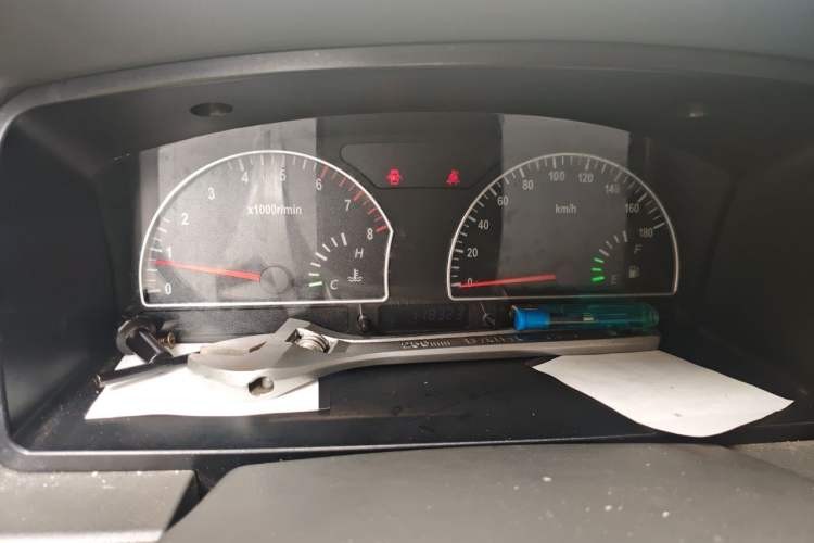 Used Dongfeng Shuaike 2014 1.6L Manual Luxury 7-Seater China IV Standard Instrument Cluster