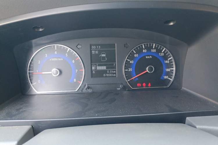 Used Dongfeng Shuaike 2014 1.6L Manual Luxury 7-Seater China V Standard Odometer Close Up