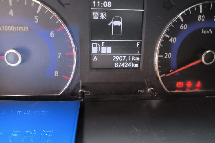 Used Dongfeng Shuaike 2014 1.6L Manual Comfort 7-Seater China IV Standard Odometer Close Up