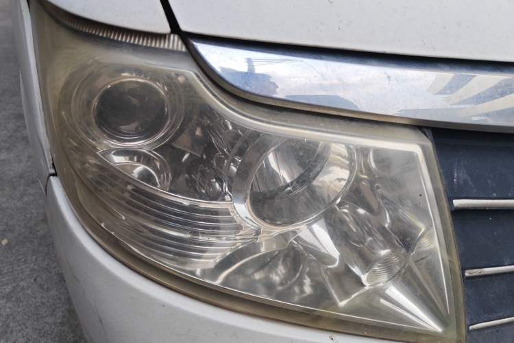 Used Dongfeng Shuaike 2014 1.6L Manual Comfort 7-Seater China V Standard Right Front Headlight