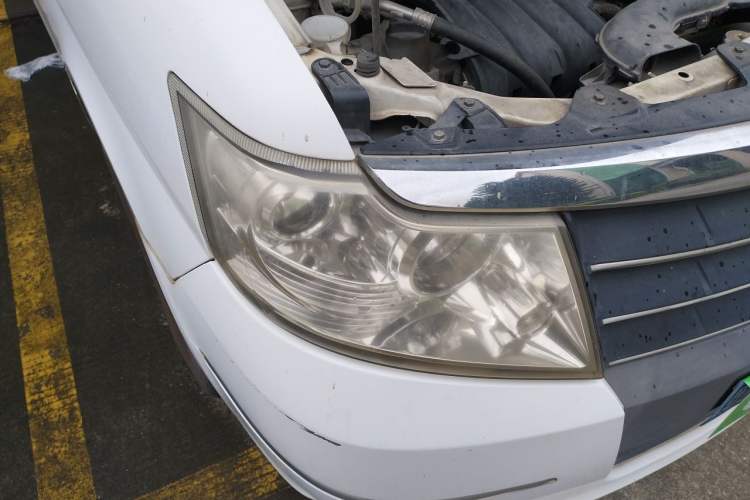 Used Dongfeng Shuaike 2014 1.6L Manual Comfort 7-Seater China IV Standard Right Front Headlight