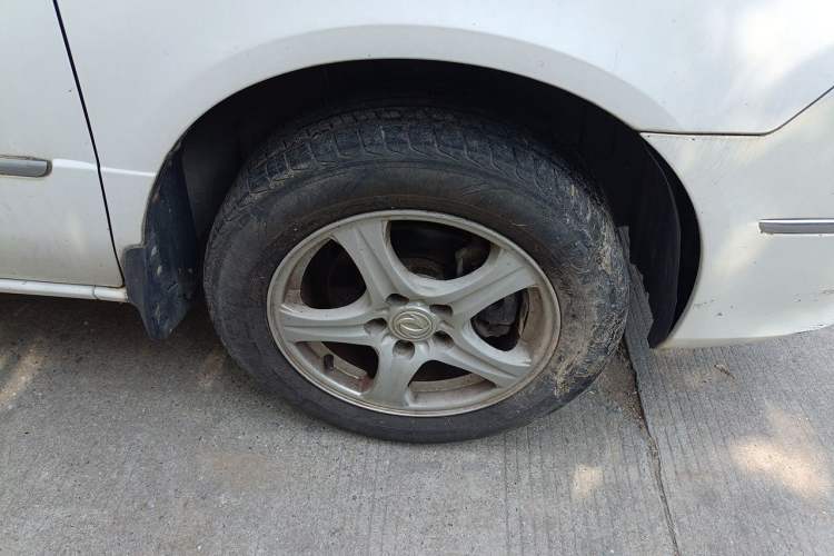Used Dongfeng Shuaike 2014 1.6L Manual Luxury 7-Seater China V Standard Right Front Wheel Hub