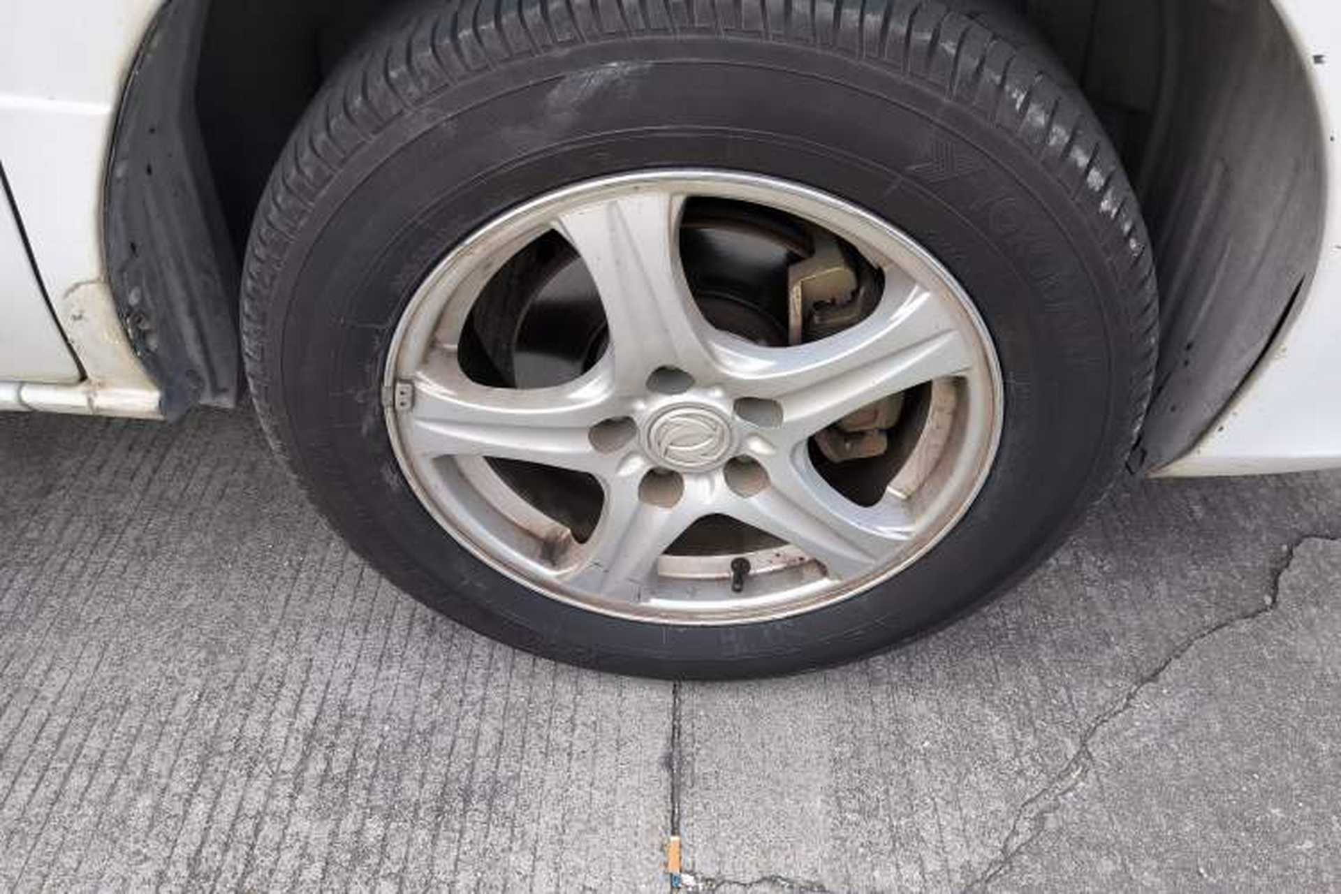 Used Dongfeng Shuaike 2014 1.6L Manual Comfort 7-Seater China IV Standard Right Front Wheel Hub