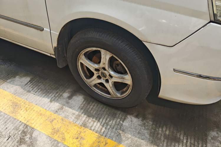 Used Dongfeng Shuaike 2014 1.6L Manual Luxury 7-Seater China IV Standard Right Front Wheel Hub