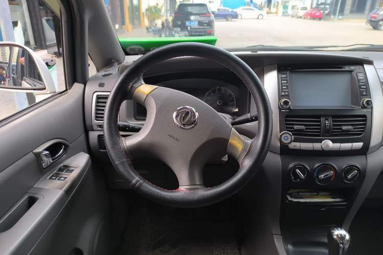 Used Dongfeng Shuaike 2014 1.6L Manual Comfort 7-Seater China IV Standard Steering Wheel