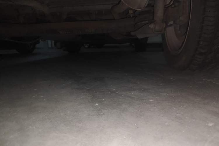 Used Dongfeng Shuaike 2016 1.5L Manual Comfort Model Chassis Rear Right