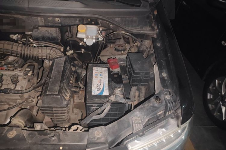 Used Dongfeng Shuaike 2016 1.5L Manual Comfort Model Engine Bay Left