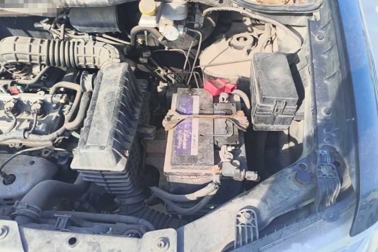Used Dongfeng Shuaike 2016 1.5L Manual Comfort Model Engine Bay Left