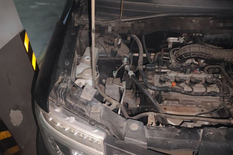 Used Dongfeng Shuaike 2016 1.5L Manual Comfort Model Engine Bay Right